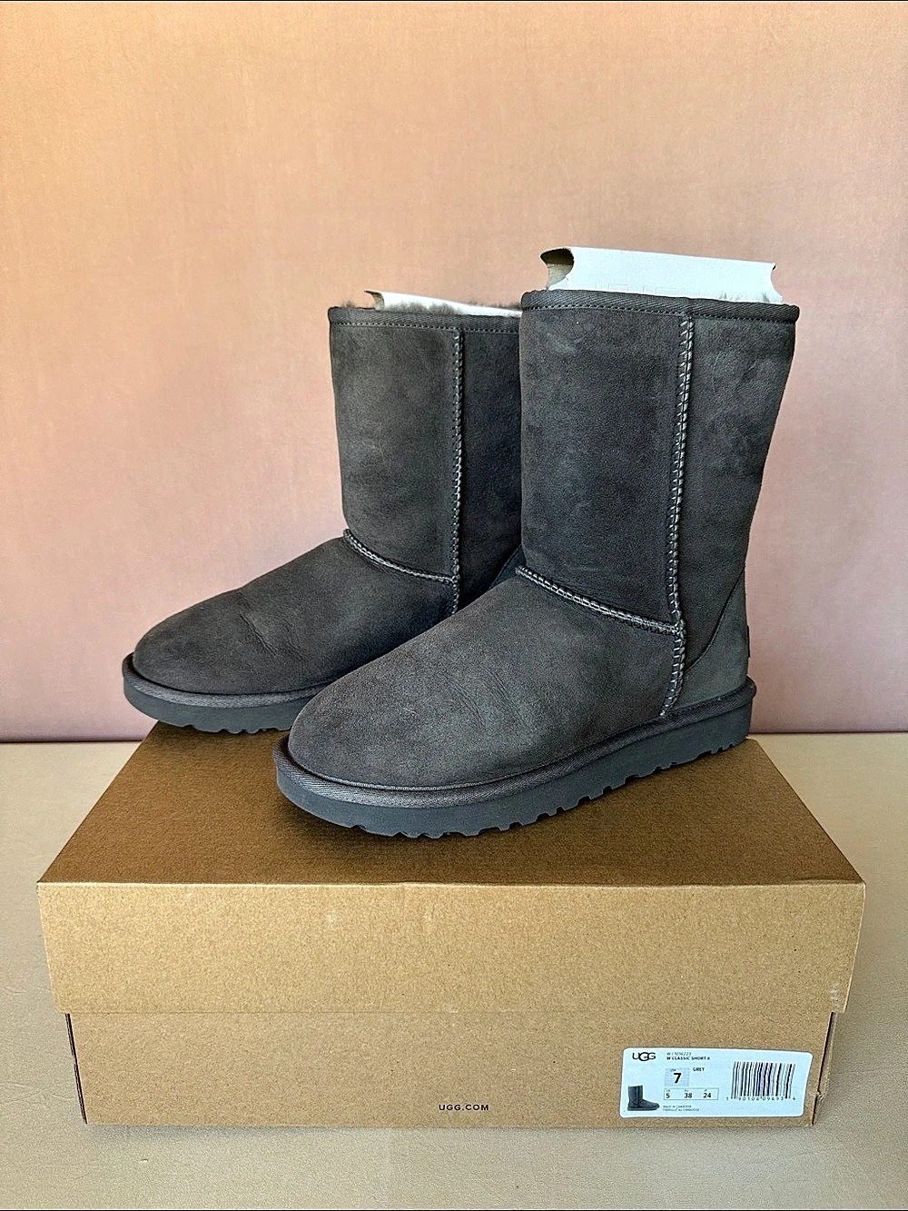 UGG Classic Short II Boots Gray US 7 NWT